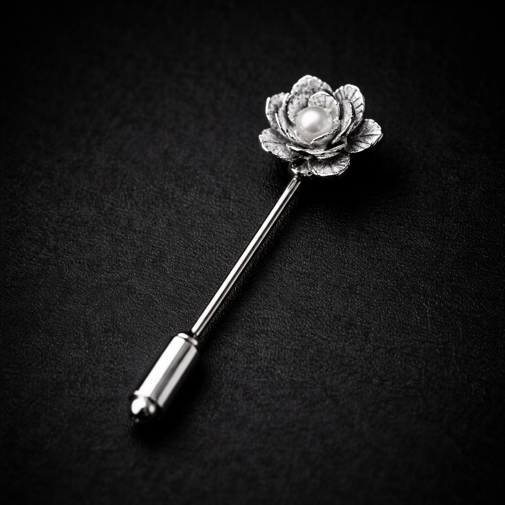 Broche solapa flor plateada